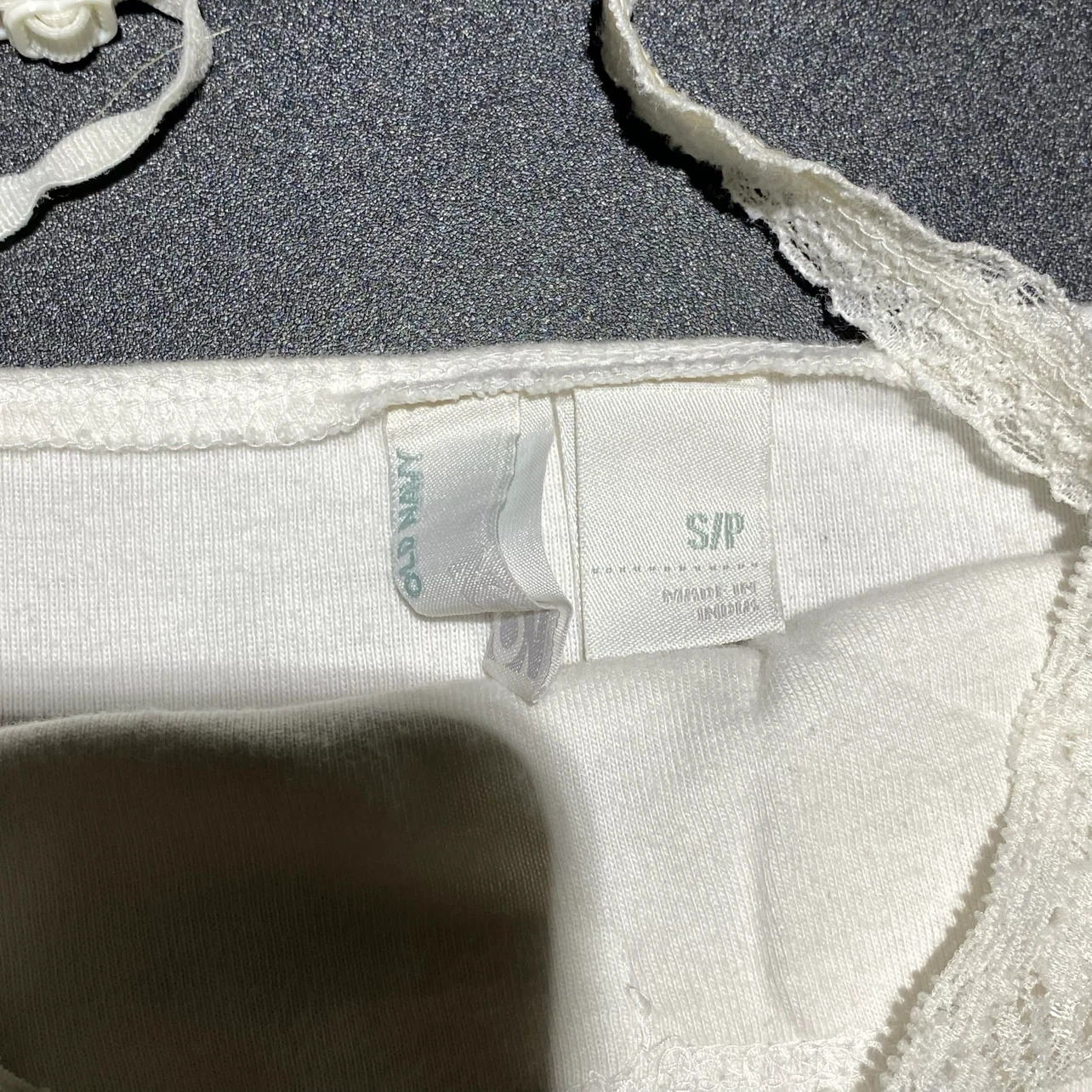 Old Navy White Lace Trim Cami - photo 3