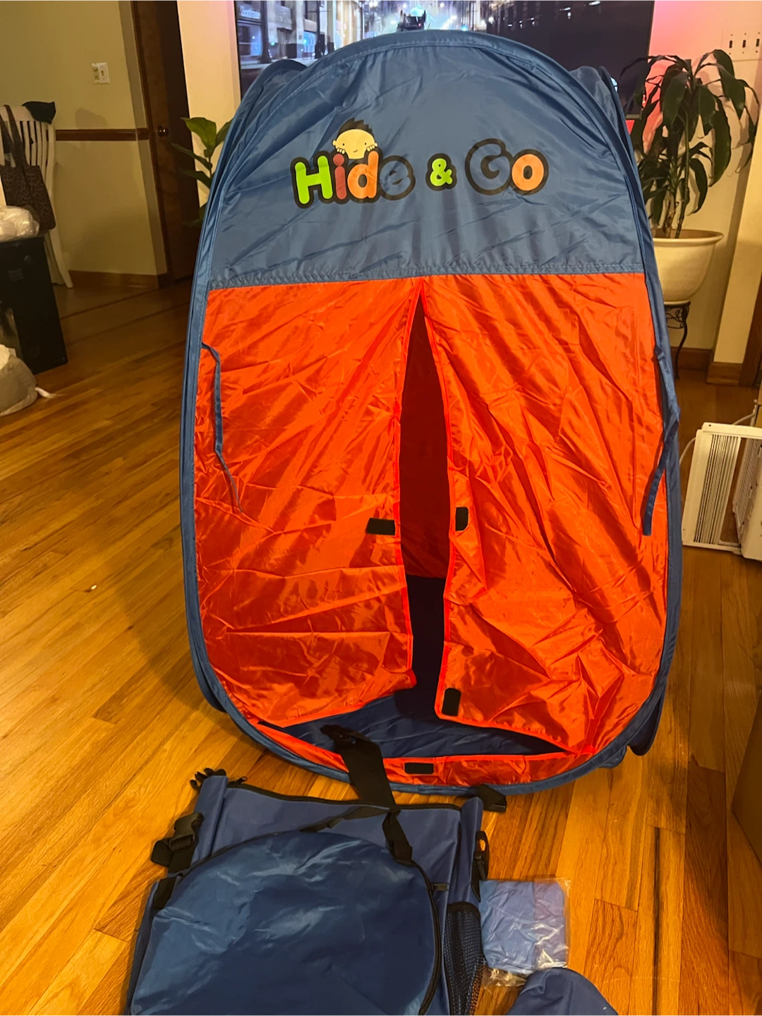 Hide & Go Play Tent with Inflatable Potty - photo 4