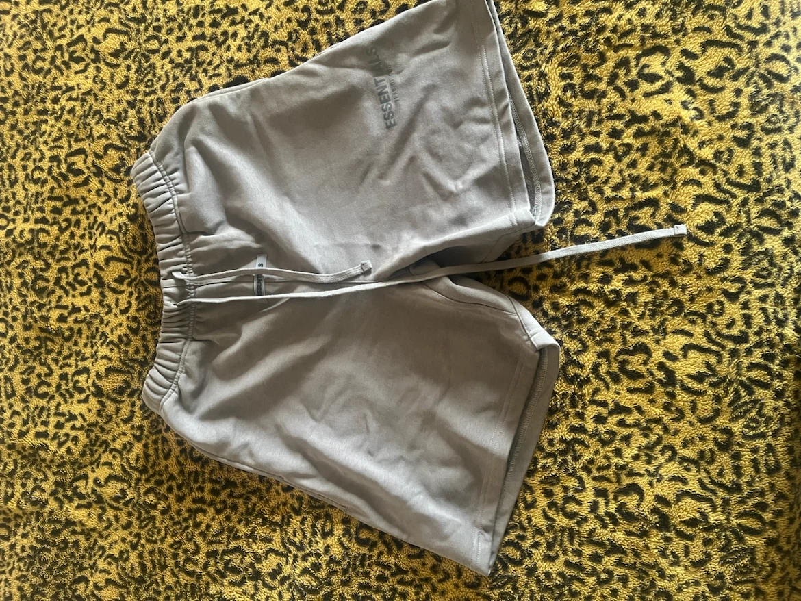 Fear of God Essentials Shorts Grey