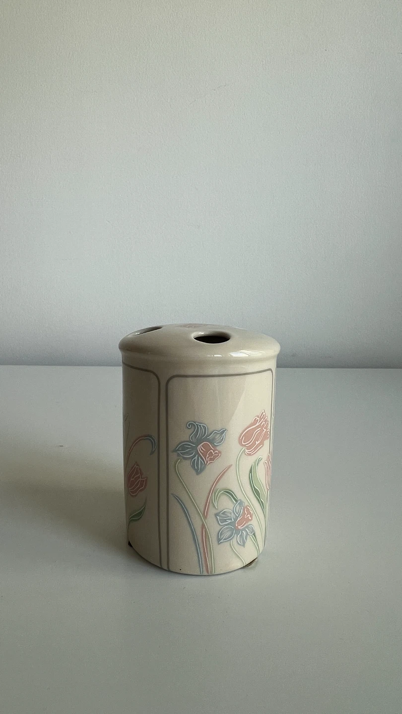Andy F. Brandl Toothbrush Holder