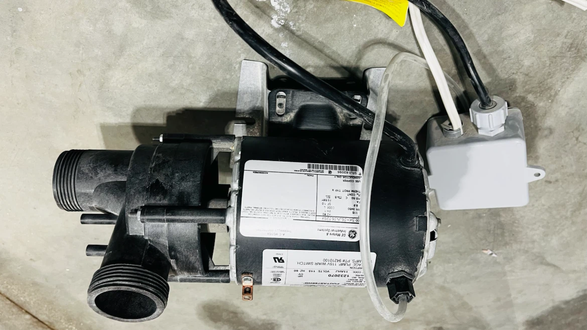 Spa Tub Pump with Air Switch - photo 5