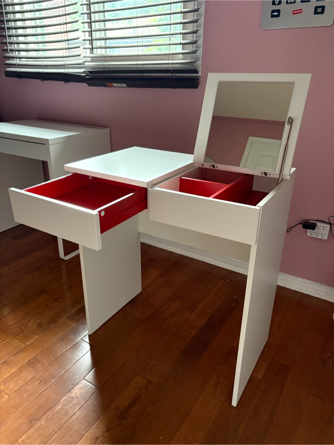 Modern Vanity with Mirror and Red Interior - Excellent Condition - photo 3