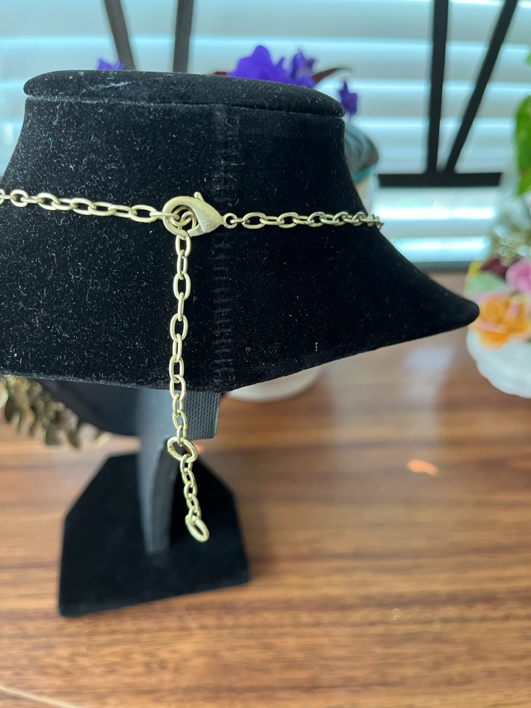 Gold-Tone Leaf Statement Necklace - photo 3