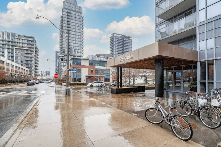 2 beds 2 baths downtown condo furnished
