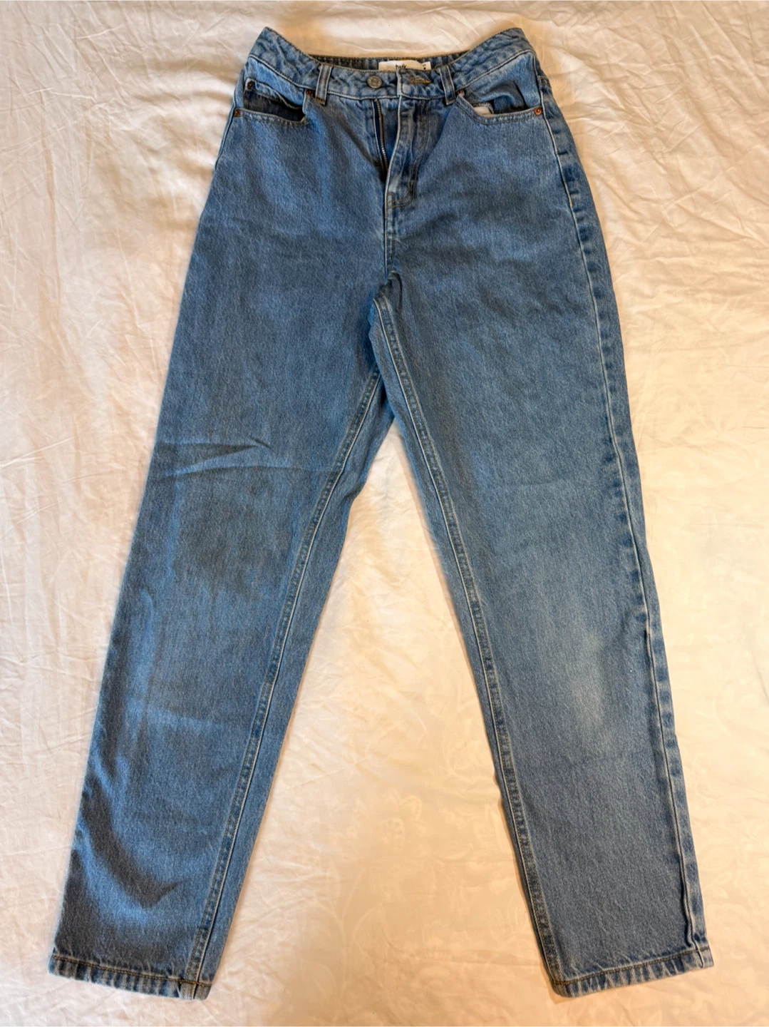 Simons Twik High-Waisted Mom Jeans – Medium Wash Blue (Size 2) - photo 2
