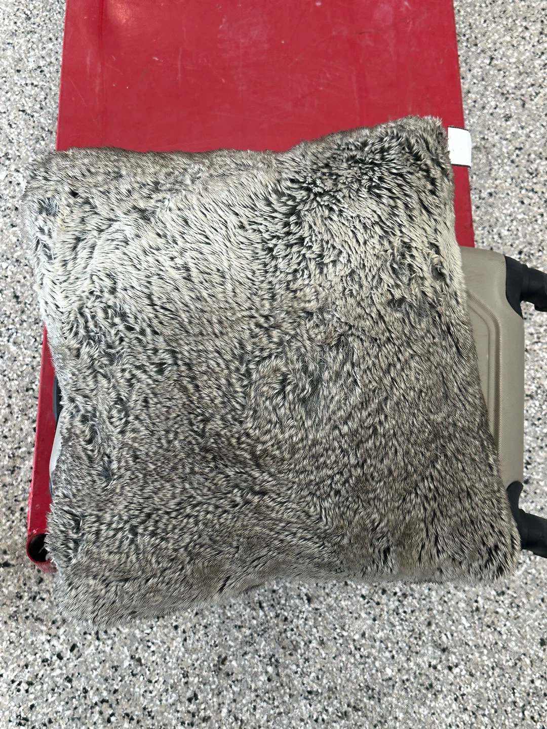 Faux Fur Throw Pillow - photo 2