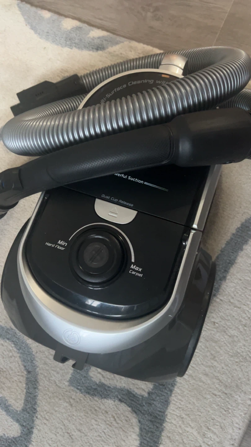 Vacuum Cleaner - photo 2