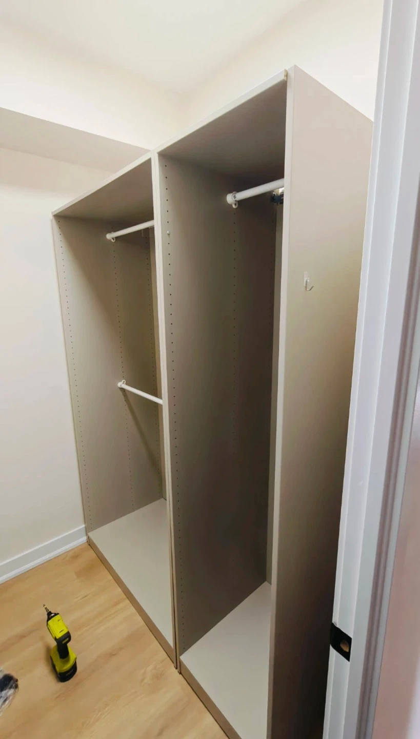Cream coloured closet organizer with hanging rod - photo 4