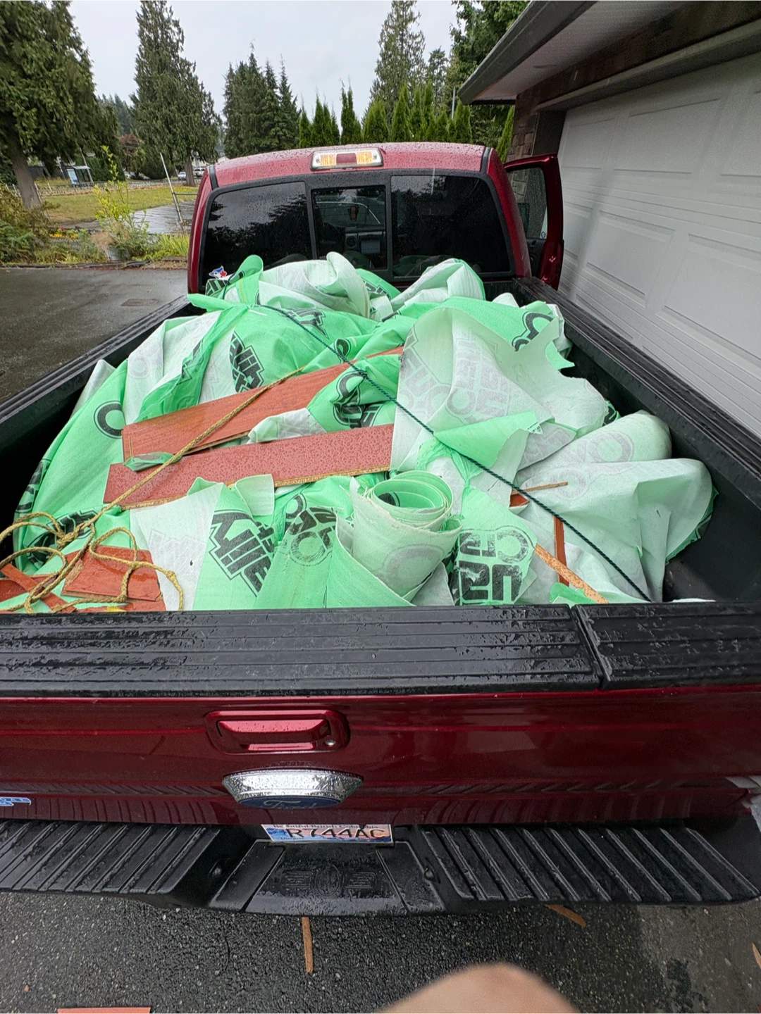 Junk removal and small deliveries - photo 3