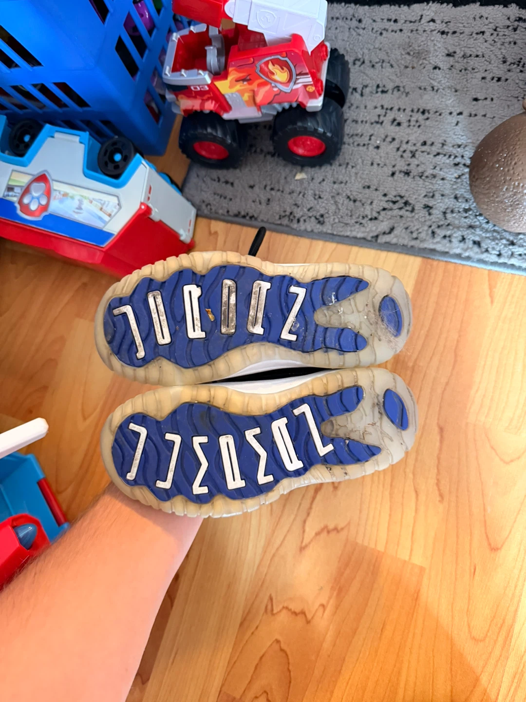 Air Jordan 11 Toddler Shoes - photo 2