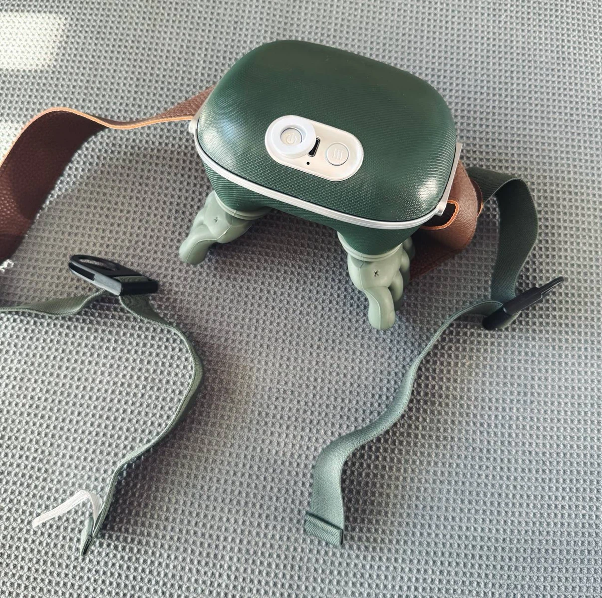 Neck & Shoulder Massager with Hands – Moss Green - photo 4