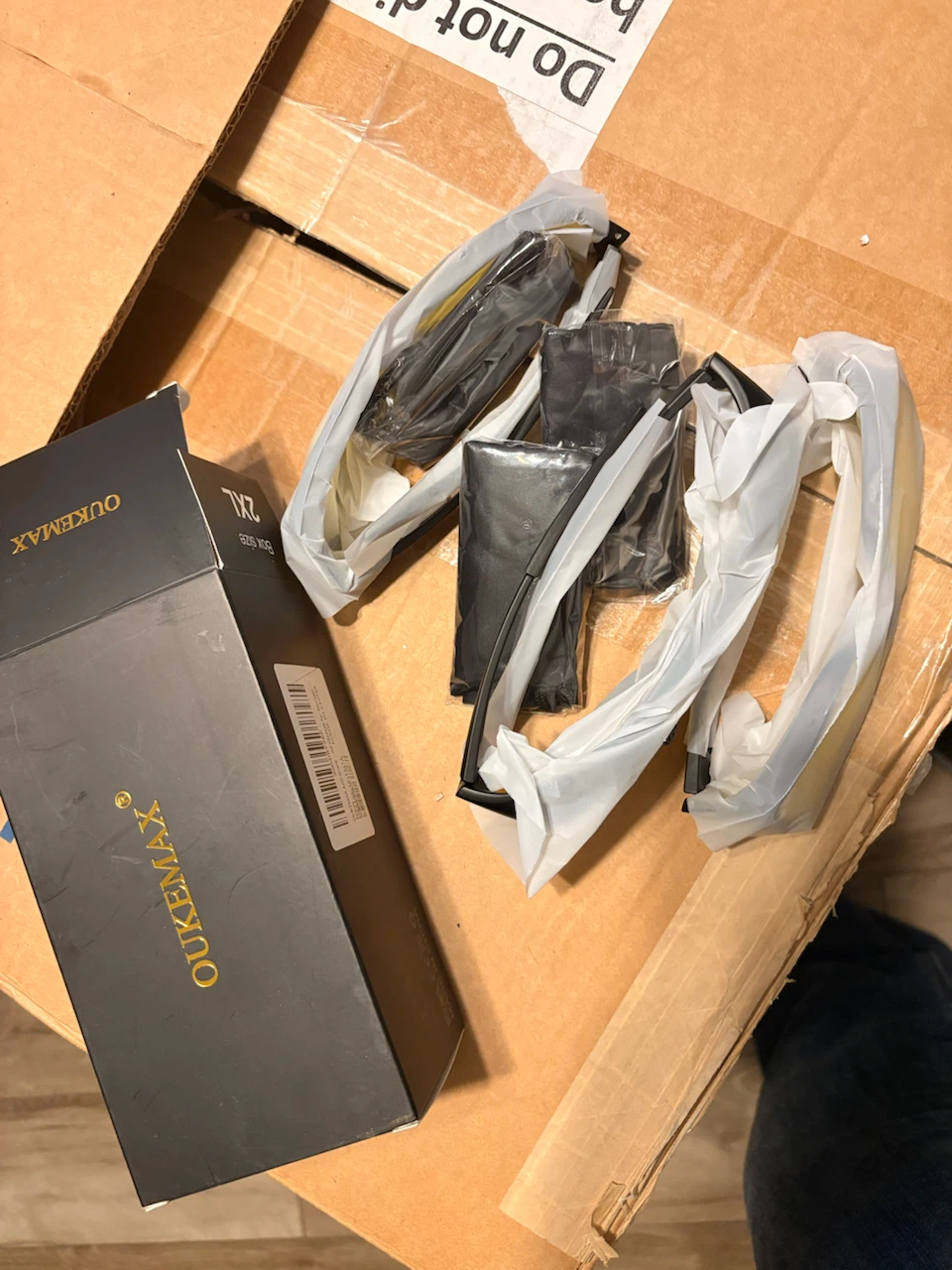 Oukemax Sunglasses with Accessories