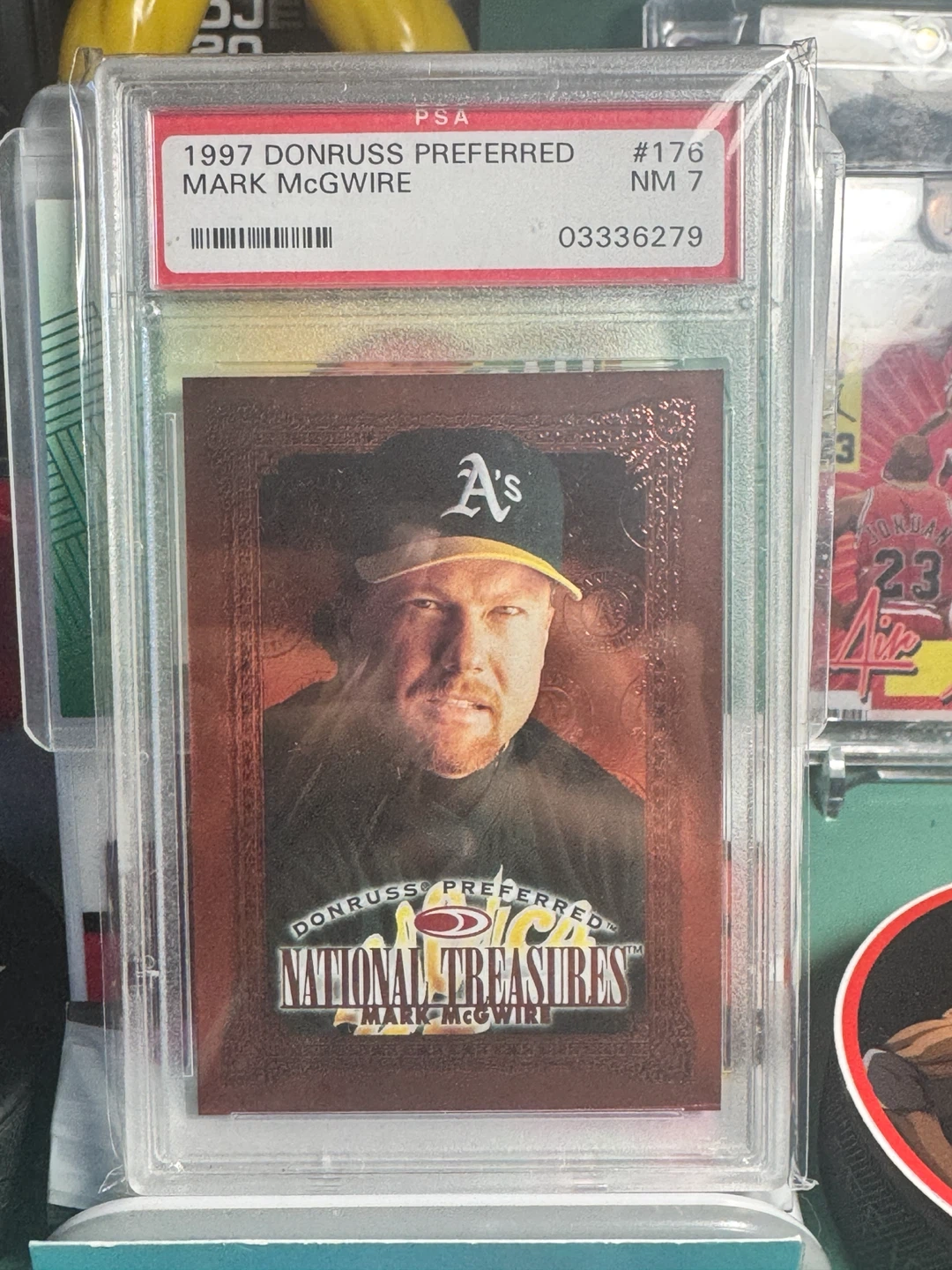 1997 Donruss Preferred Mark McGwire Baseball Card