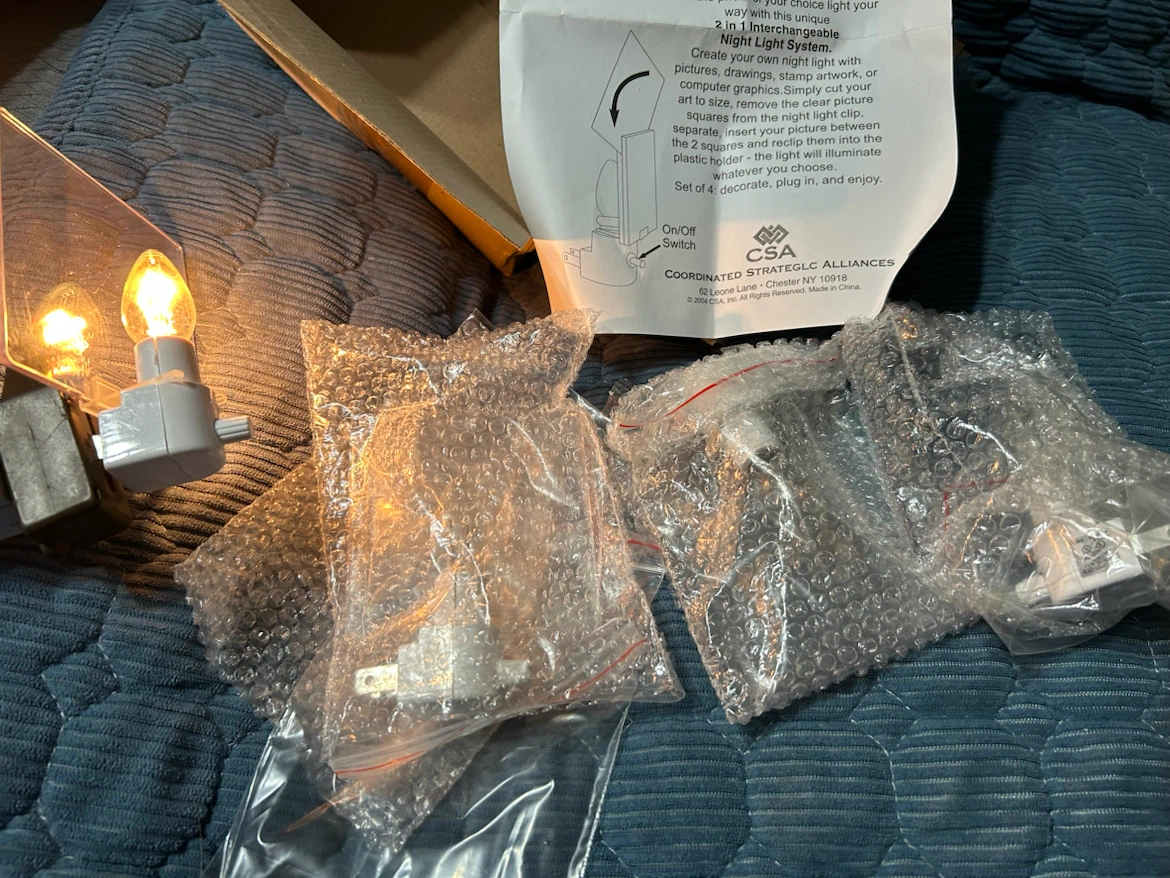 New-2-in-1 Interchangeable Night Light & Picture Frame Set of 4 - photo 2
