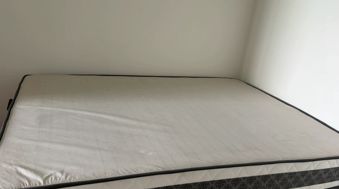 Selling double Serta Mattress - photo 2