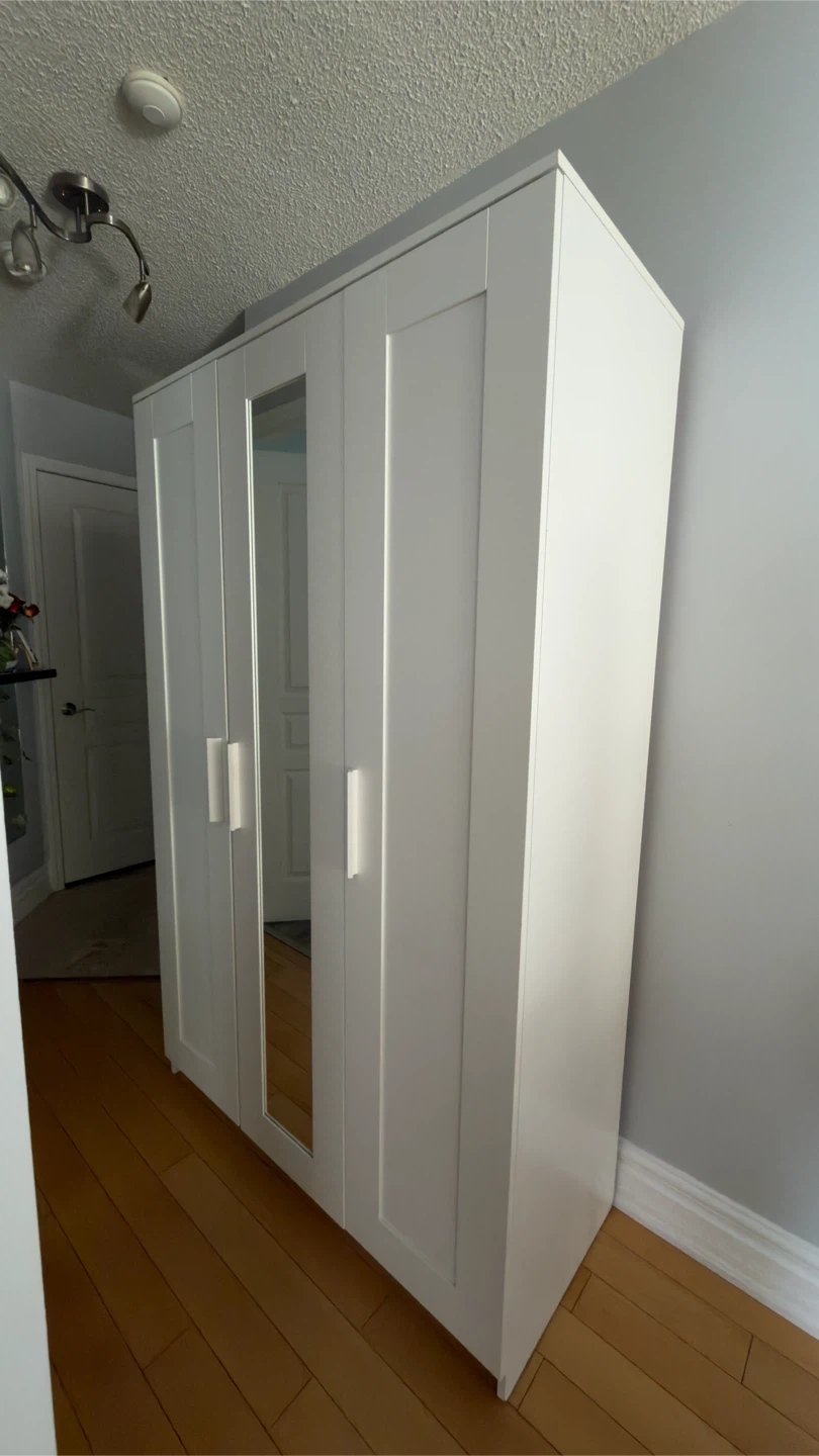 White 3-Door Wardrobe with Mirror - photo 2