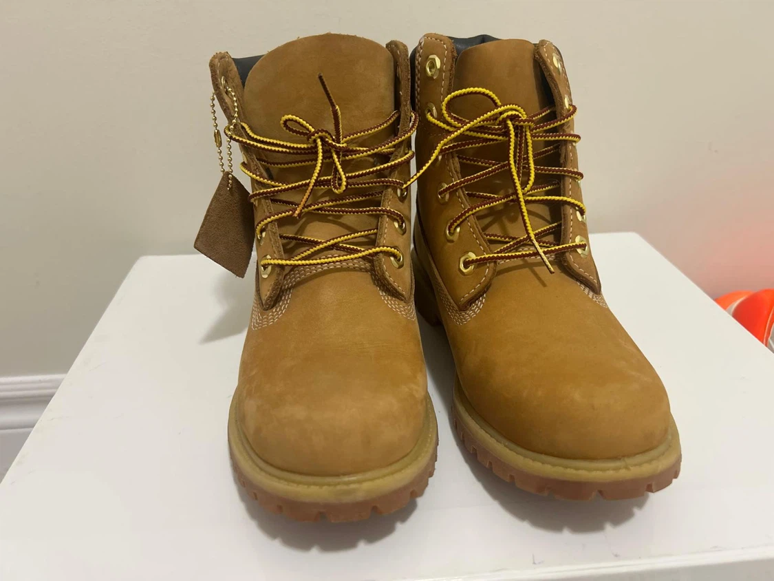 Timberland Classic Waterproof Boots - Youth Size 6 - photo 2