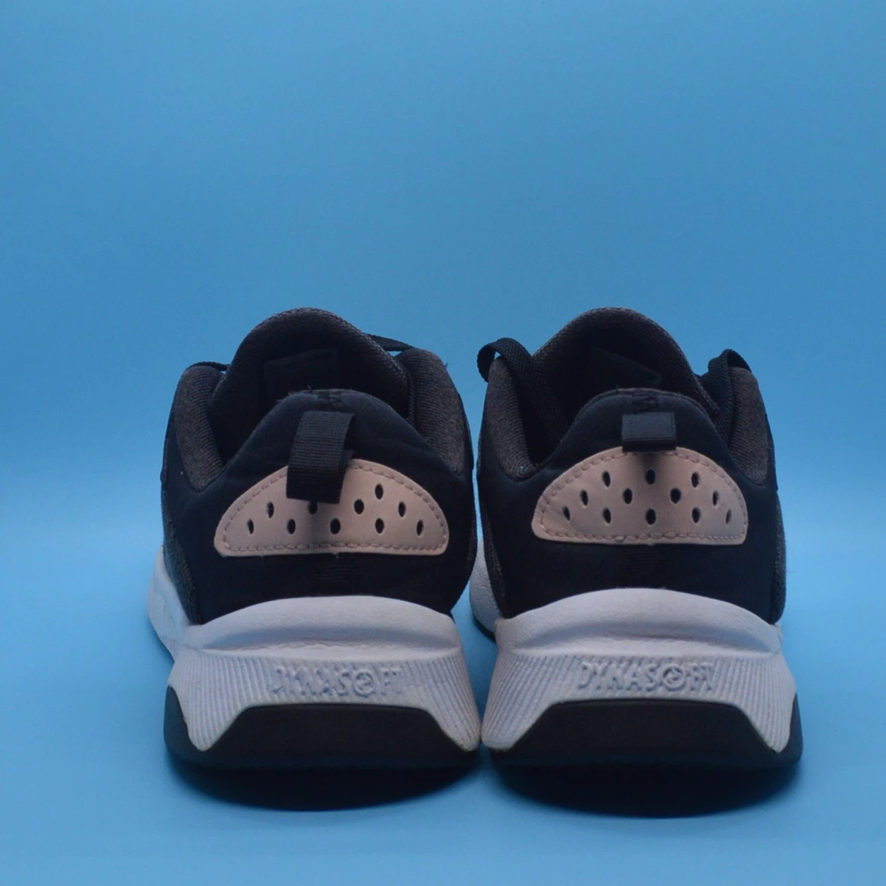 New Balance Kids Running Shoes Size 4.5 - photo 2