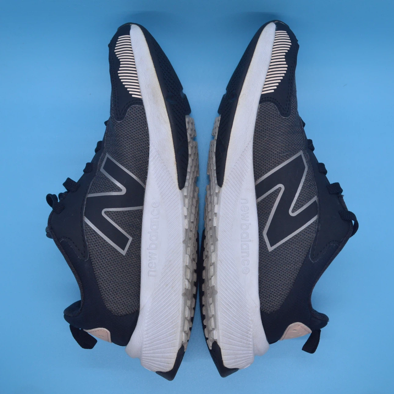 New Balance Kids Running Shoes Size 4.5 - photo 3