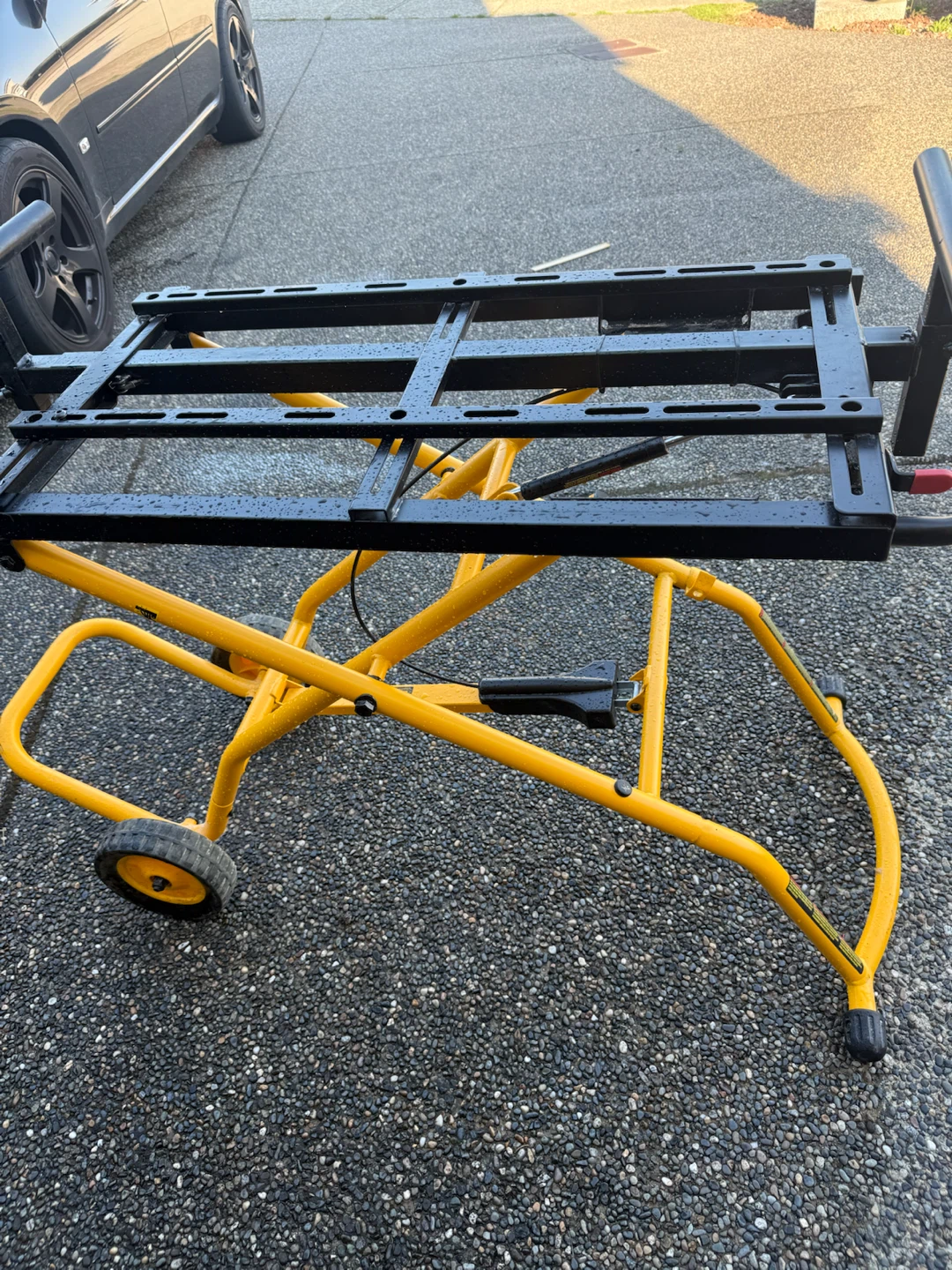 DEWALT Rolling Miter Saw Stand - photo 2