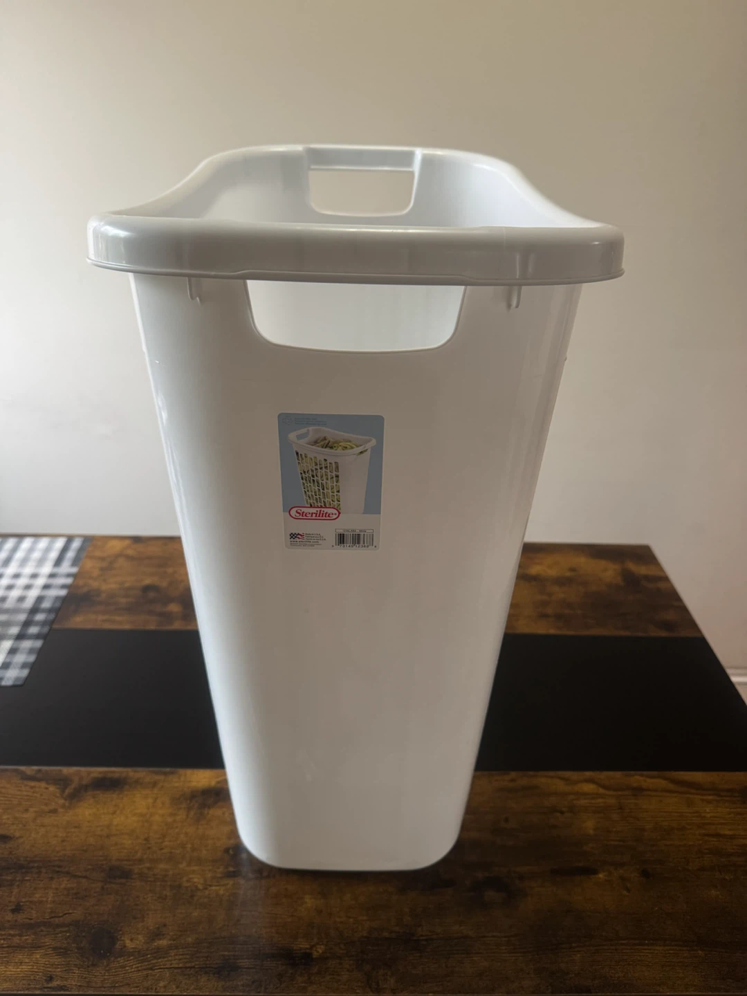 Sterilite White Laundry Basket - photo 2