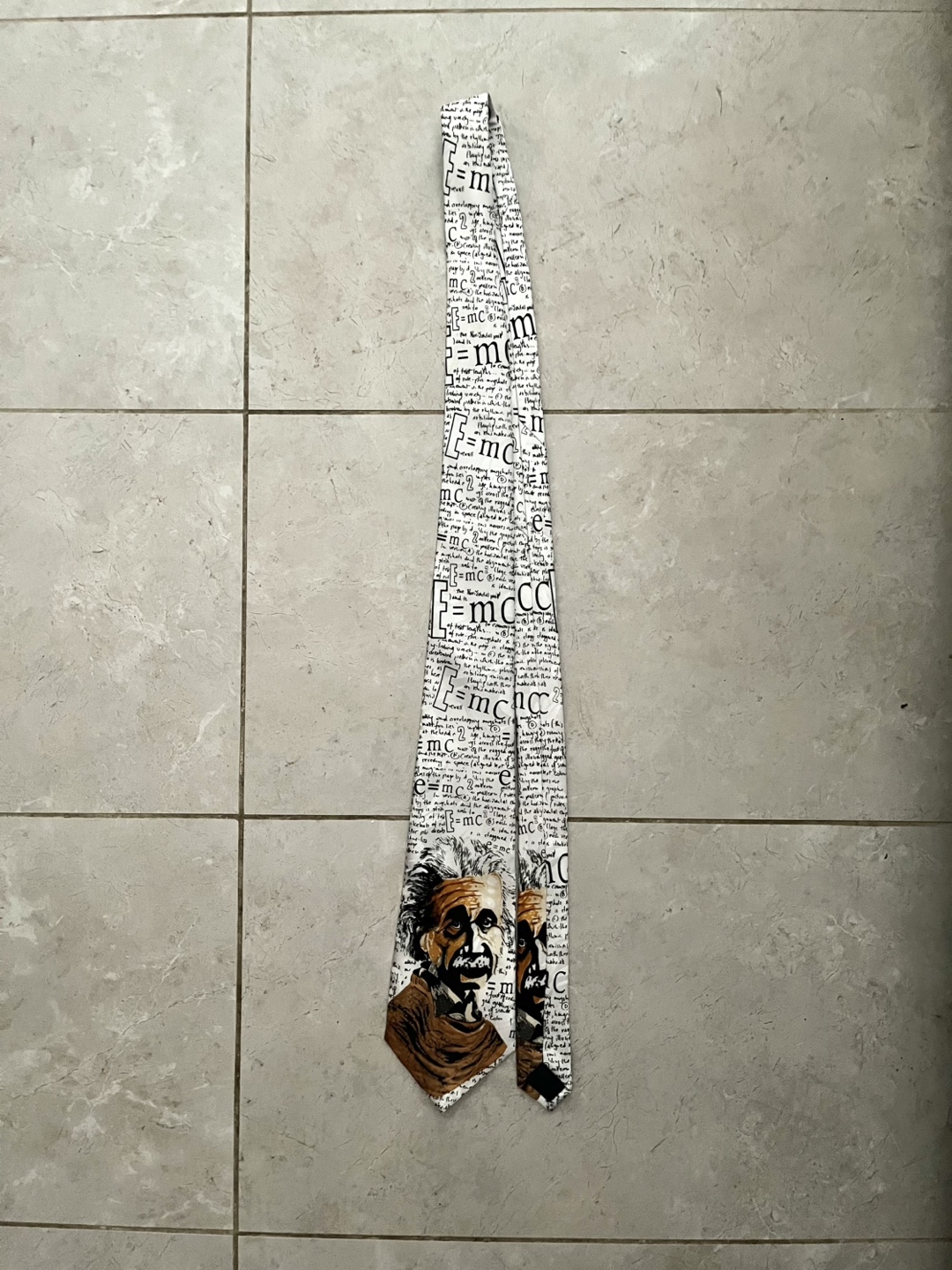 Albert Einstein E=mc² Novelty Tie - photo 2