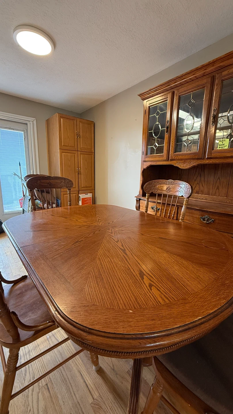 Table and Hutch - photo 2