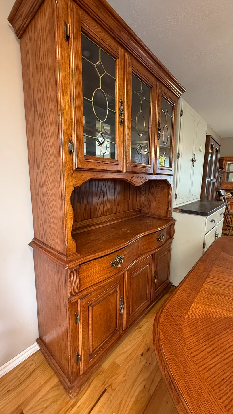 Table and Hutch - photo 3