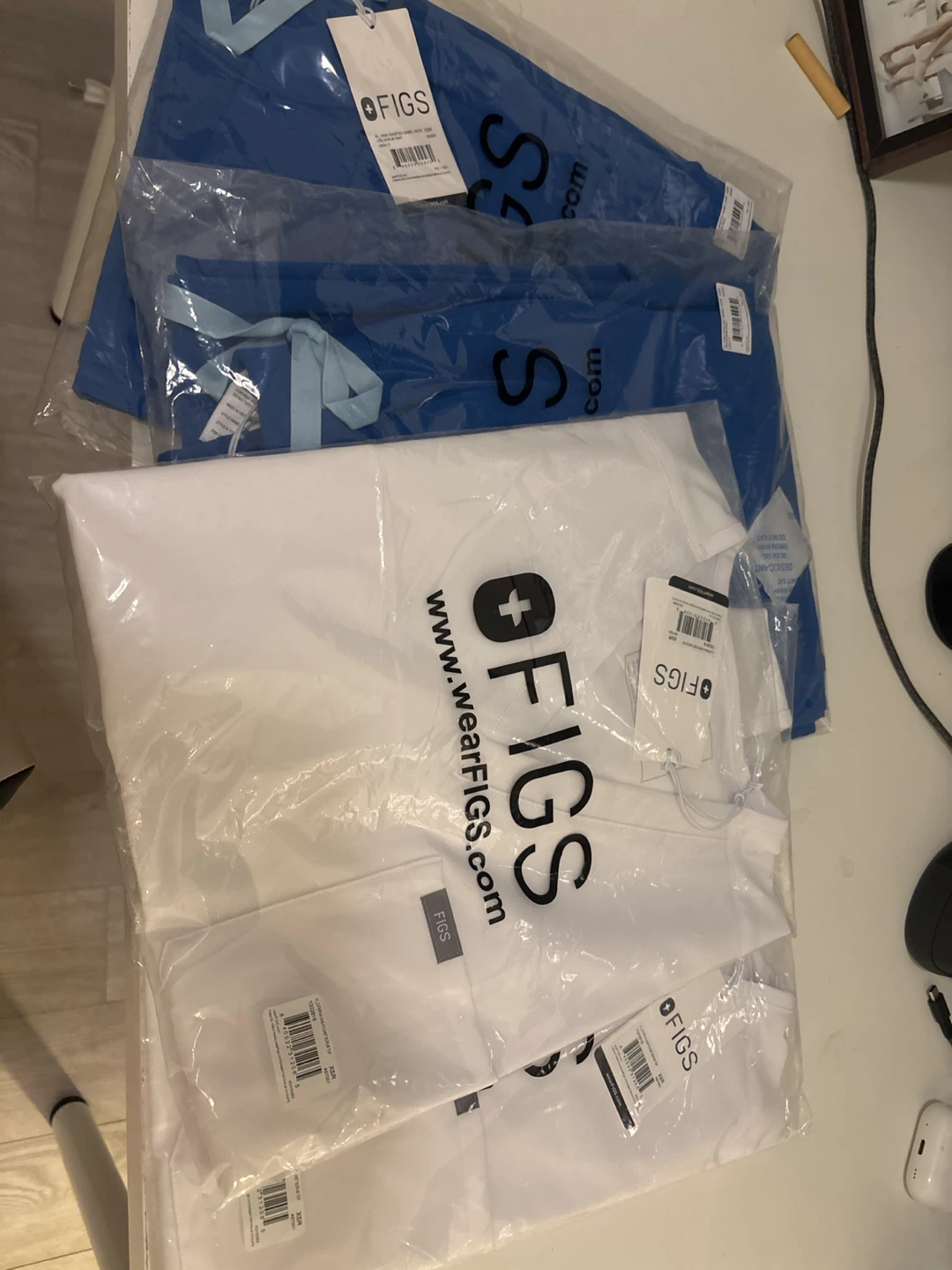 XS FIGS Scrub Top and bottom