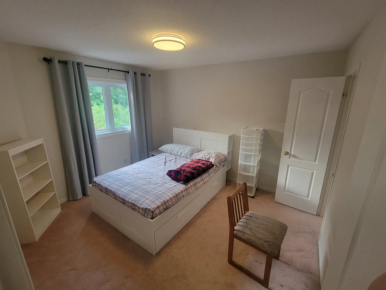 Room for Rent Sept 1/Oct 1 - Female ONLY - photo 2