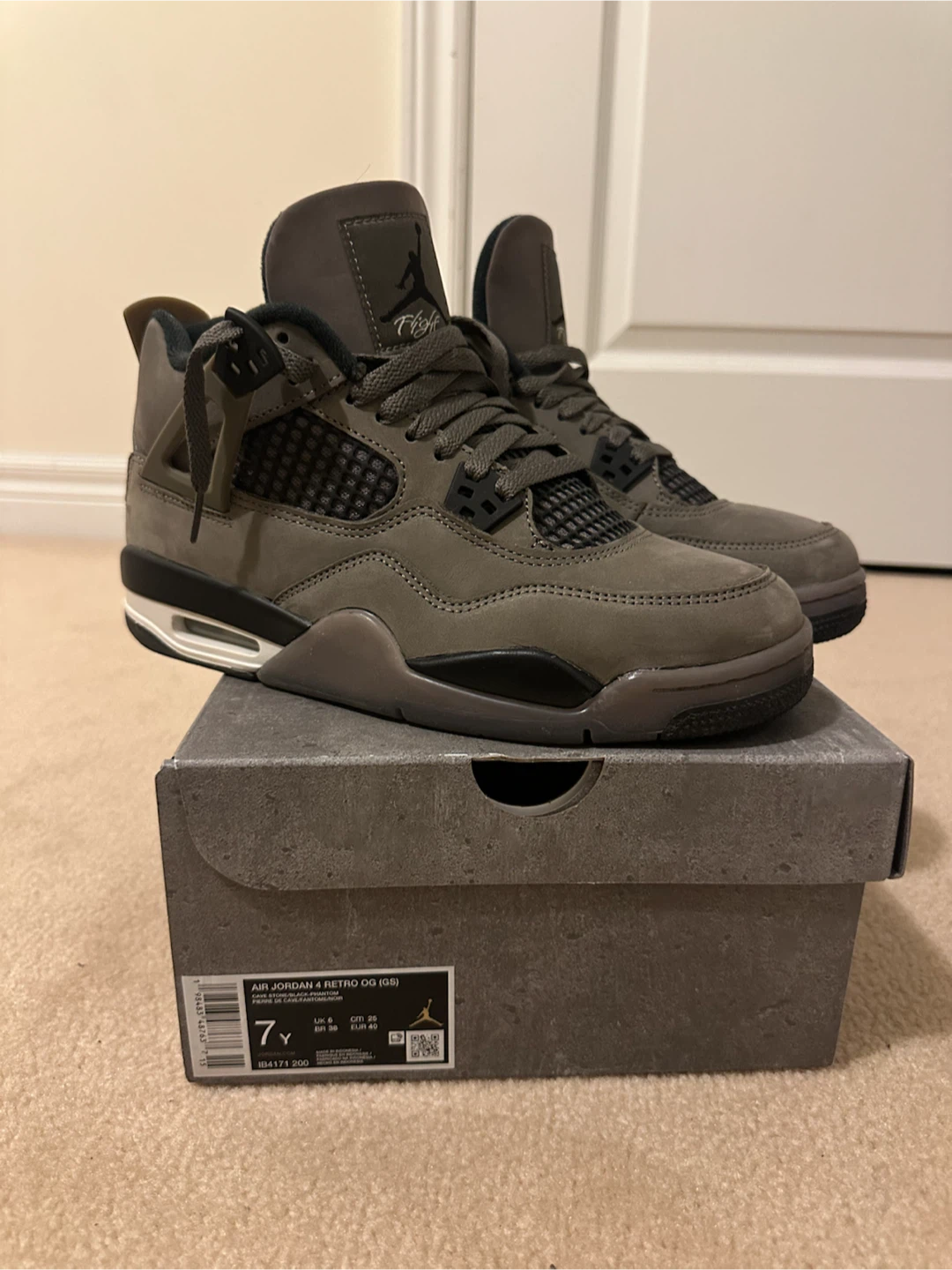 Air Jordan 4 Retro OG GS "Cave Stone" Size 7Y