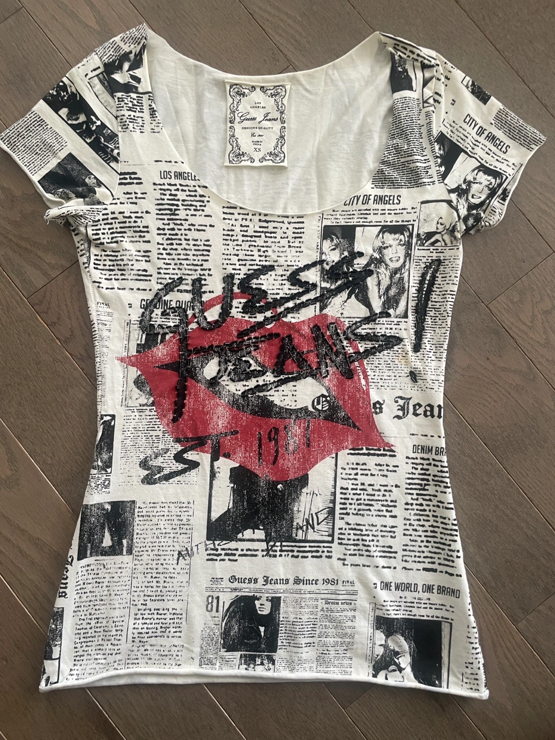 Guess Jeans Graphic T-Shirt
