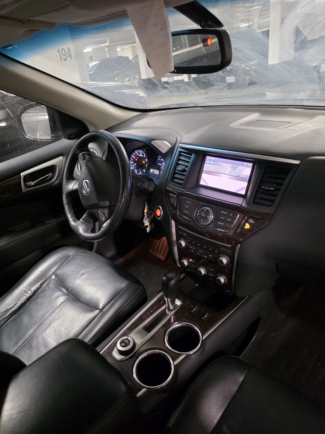 Nissan Pathfinder SUV - photo 2