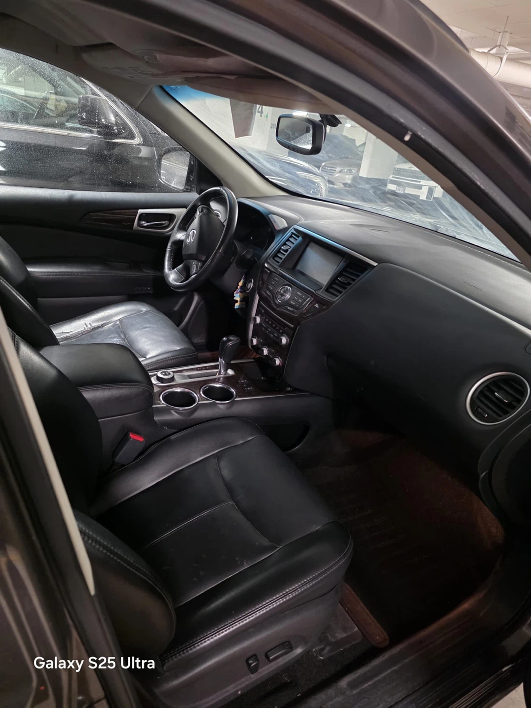 Nissan Pathfinder SUV - photo 4