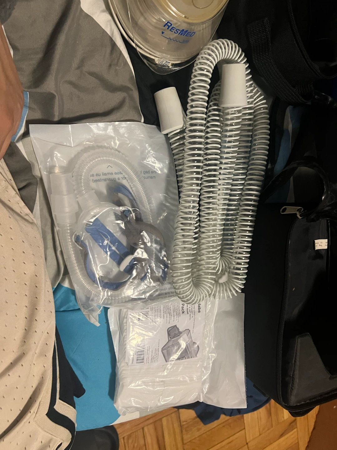 ResMed Escape CPAP Machine with Humidifier and Accessories - photo 3