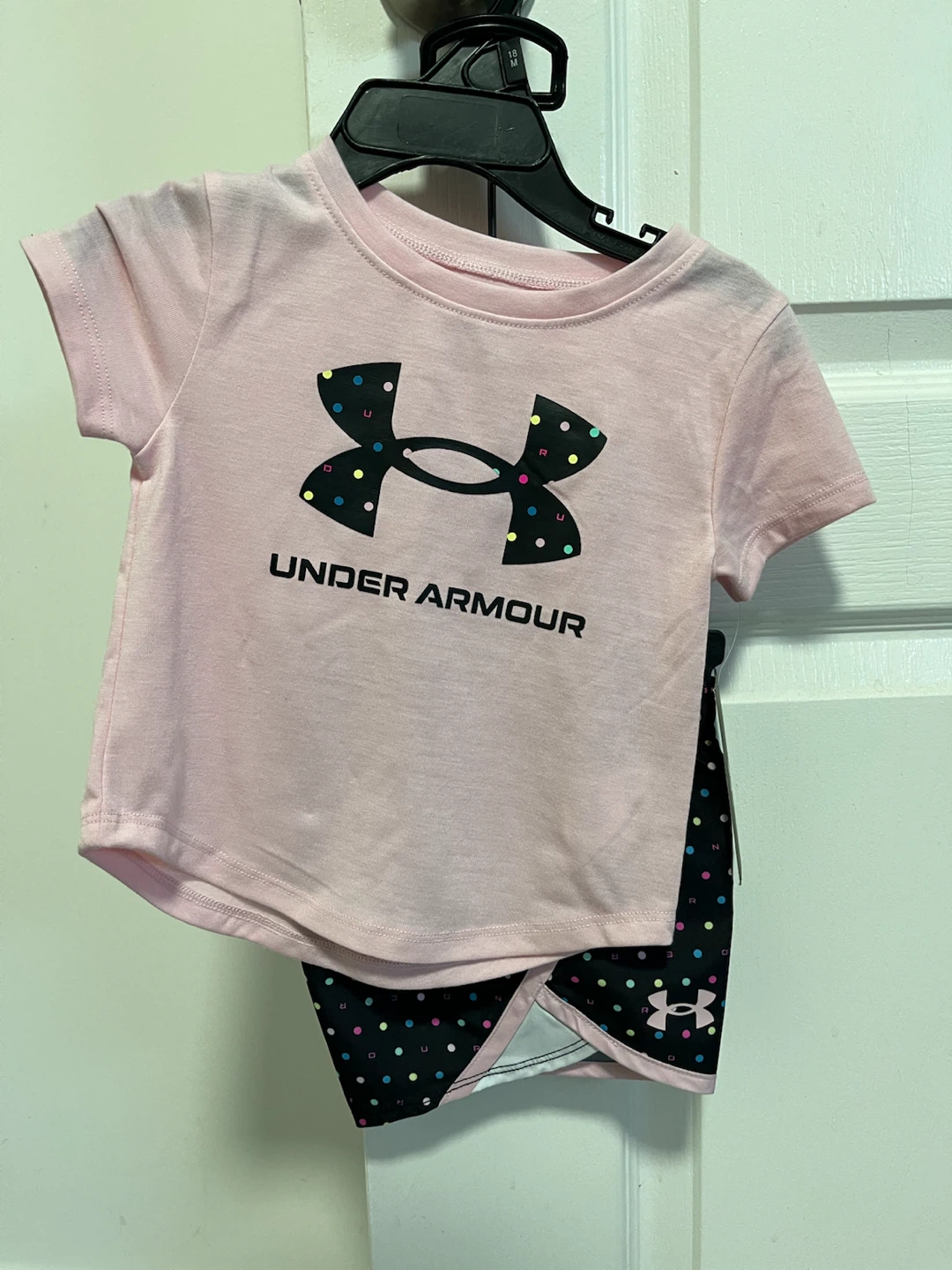 Under Armour Pink T-Shirt & Shorts Set 18 month old - photo 2