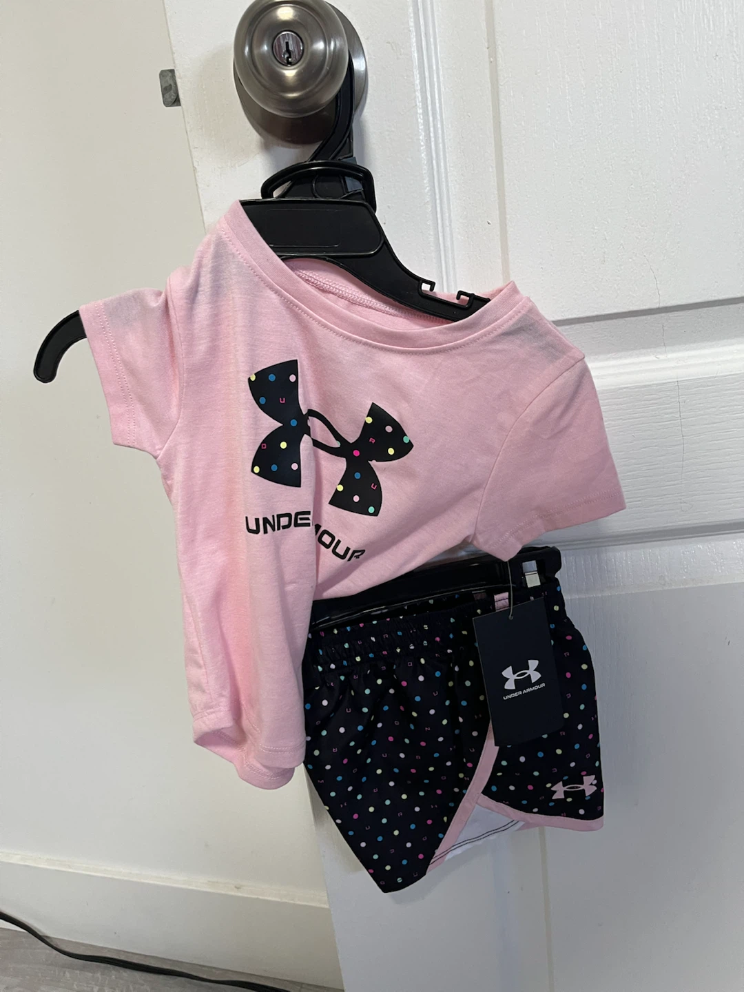 Under Armour Baby Girls Pink T-Shirt and Shorts Set 24 months - photo 2