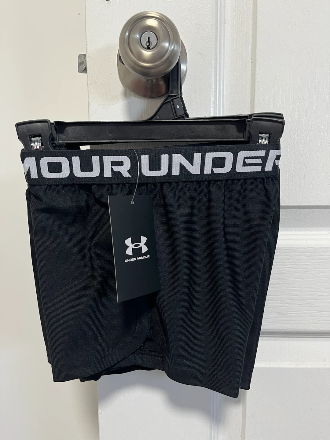 Under Armour Girls Sports Shorts / Sportswear – Multiple Sizes