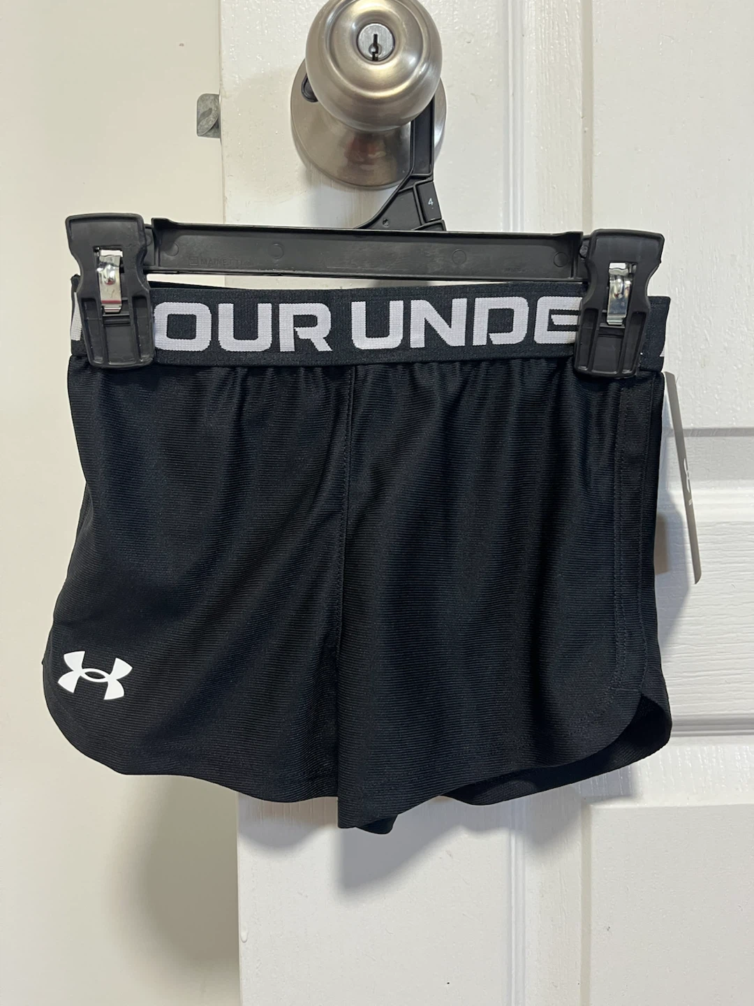 Under Armour Girls Sports Shorts / Sportswear – Multiple Sizes - photo 3