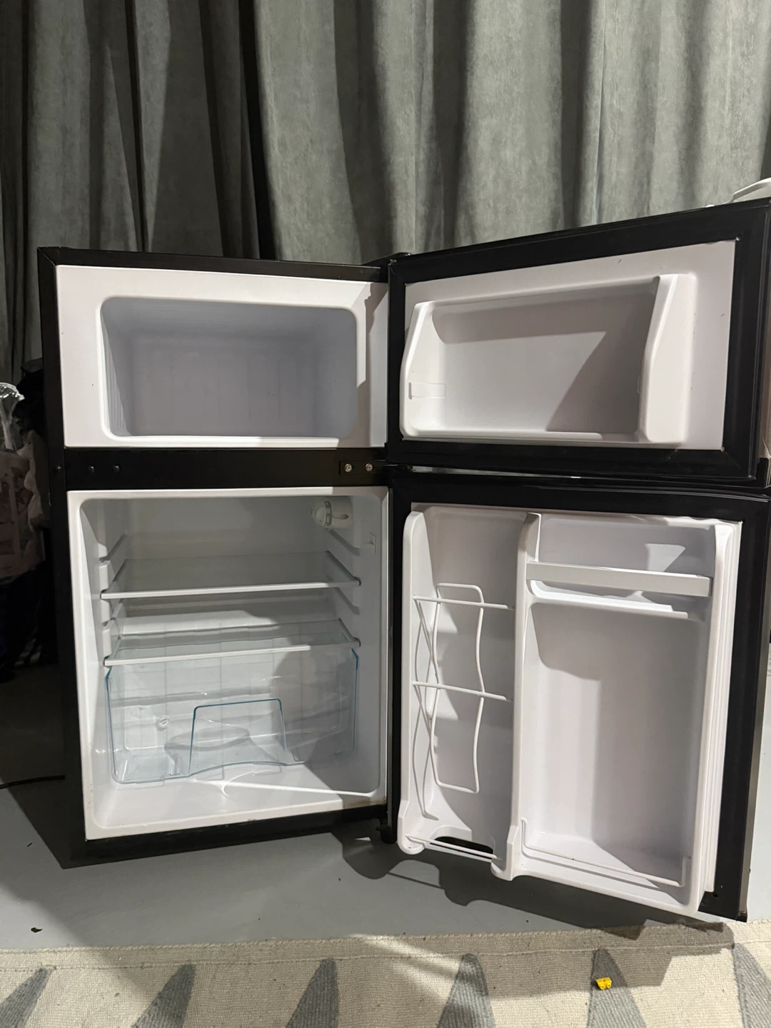 Igloo 3.2 cu ft 2-Door Mini-Fridge - photo 2