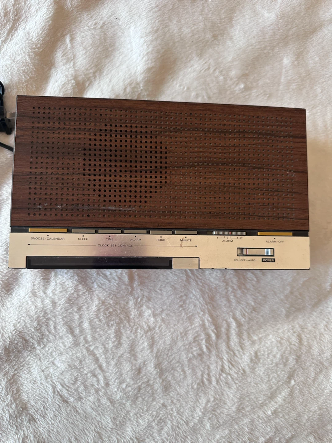 Lloyds FM/AM Dual Alarm Clock Radio - photo 3