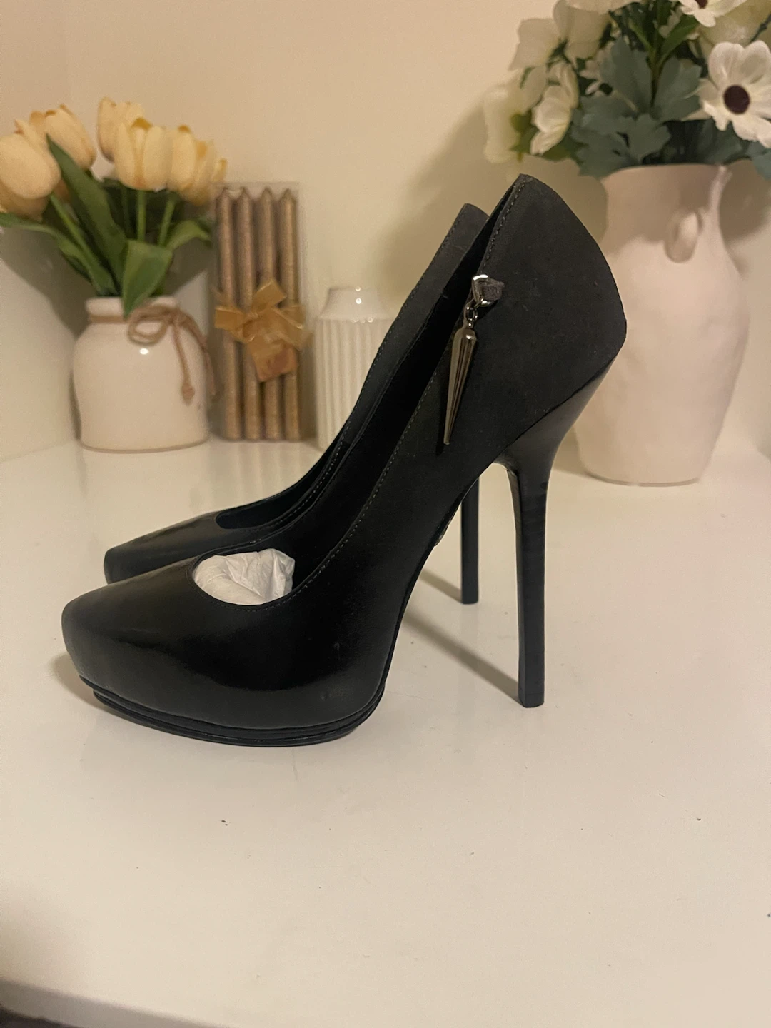Rock & Republic Black Suede & Patent Leather Heels - photo 3