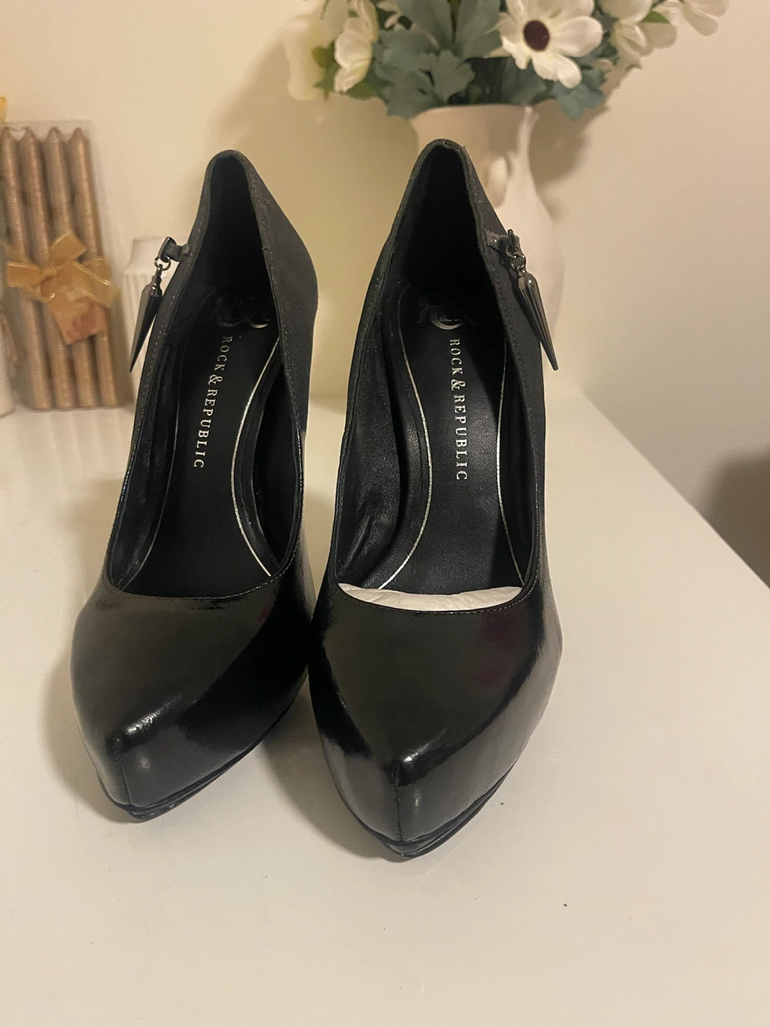 Rock & Republic Black Suede & Patent Leather Heels - photo 4