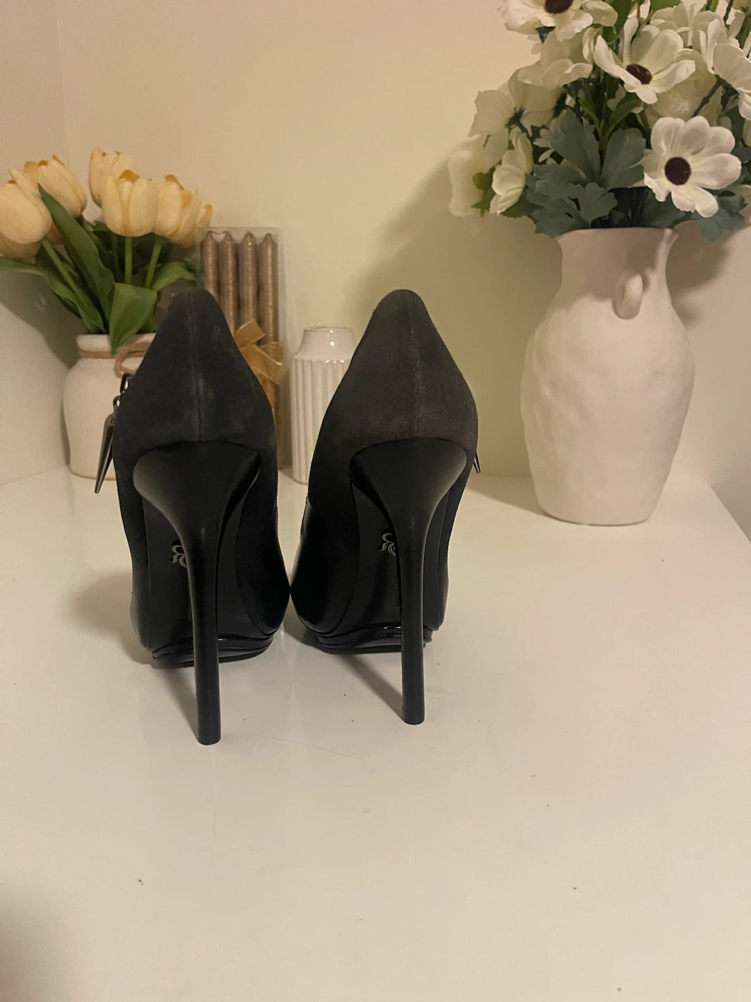 Rock & Republic Black Suede & Patent Leather Heels - photo 5