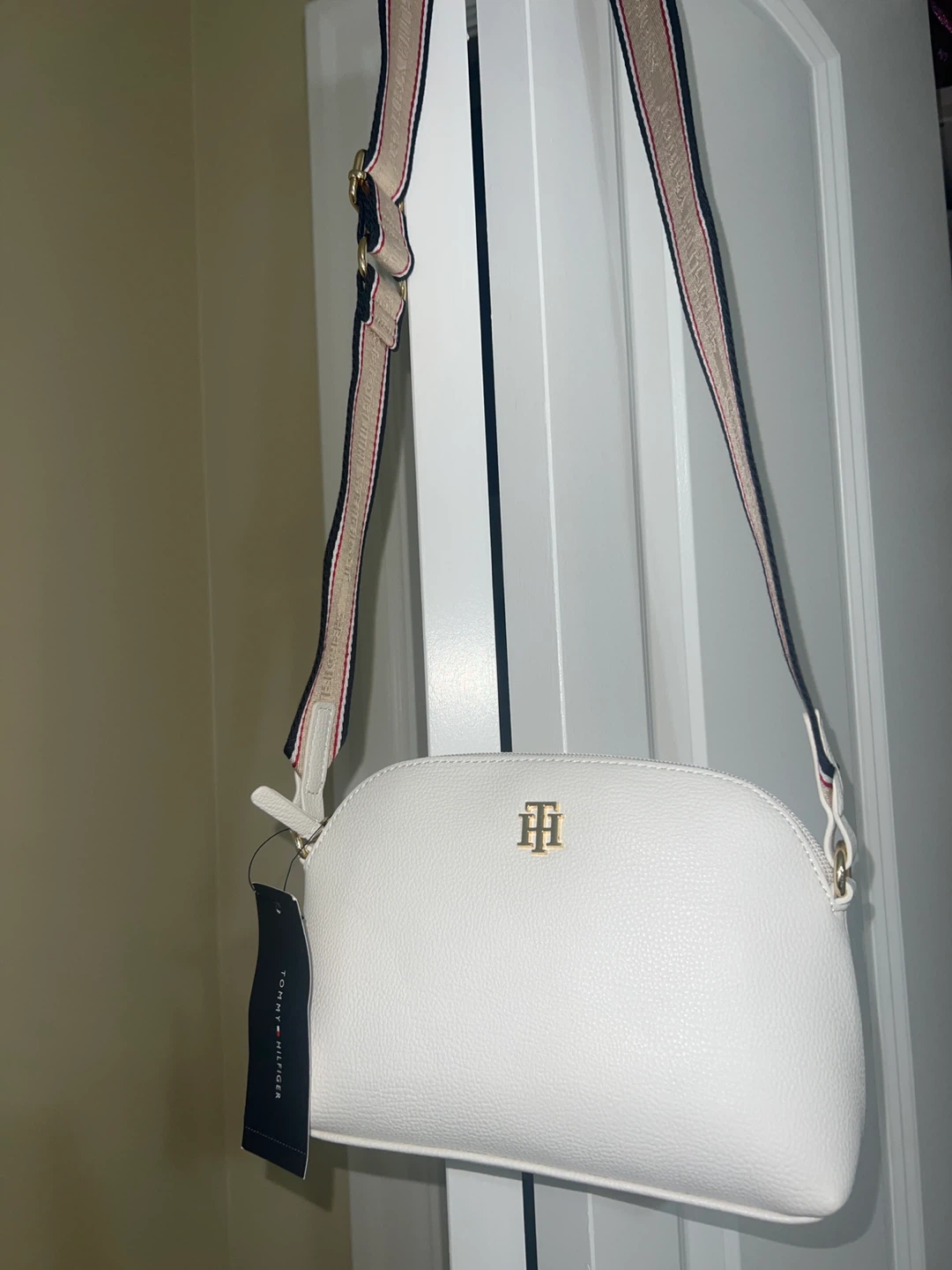 Brand New Tommy Hilfiger White Crossbody Bag With Tags