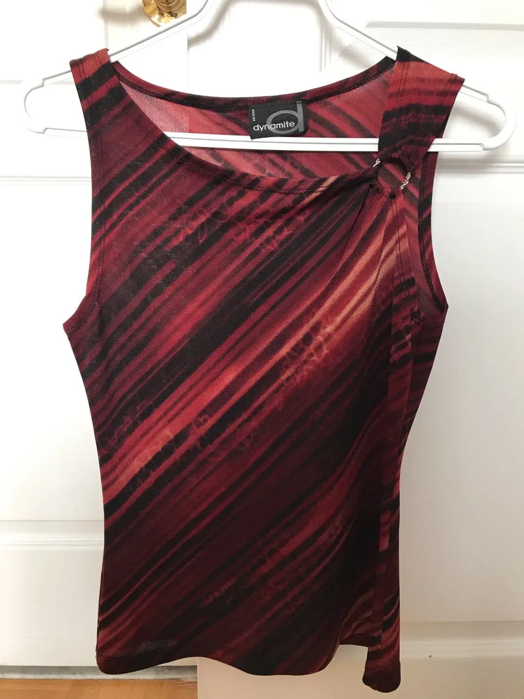 Dynamite Red & Black Sleeveless Hoop-Detail Top - XS (?)
