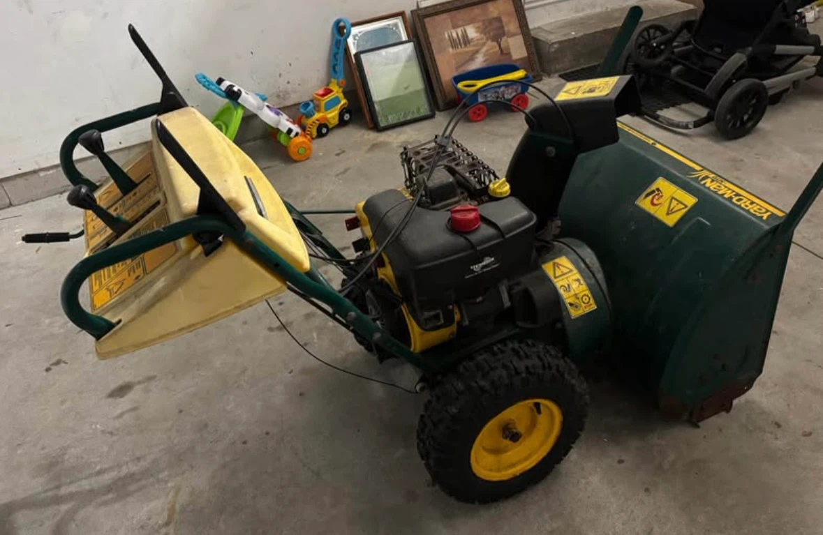 Yard-Man Snow Blower 9HP/27" - photo 3