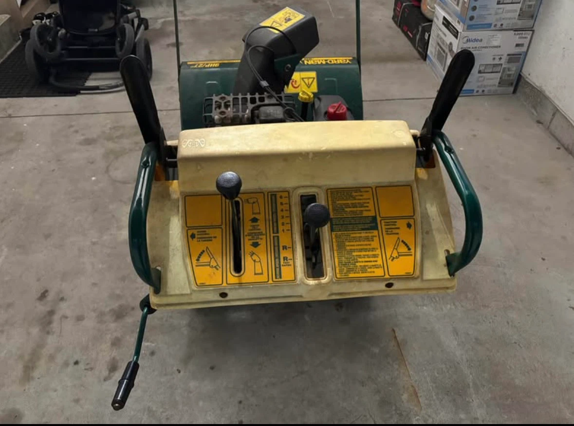 Yard-Man Snow Blower 9HP/27" - photo 5