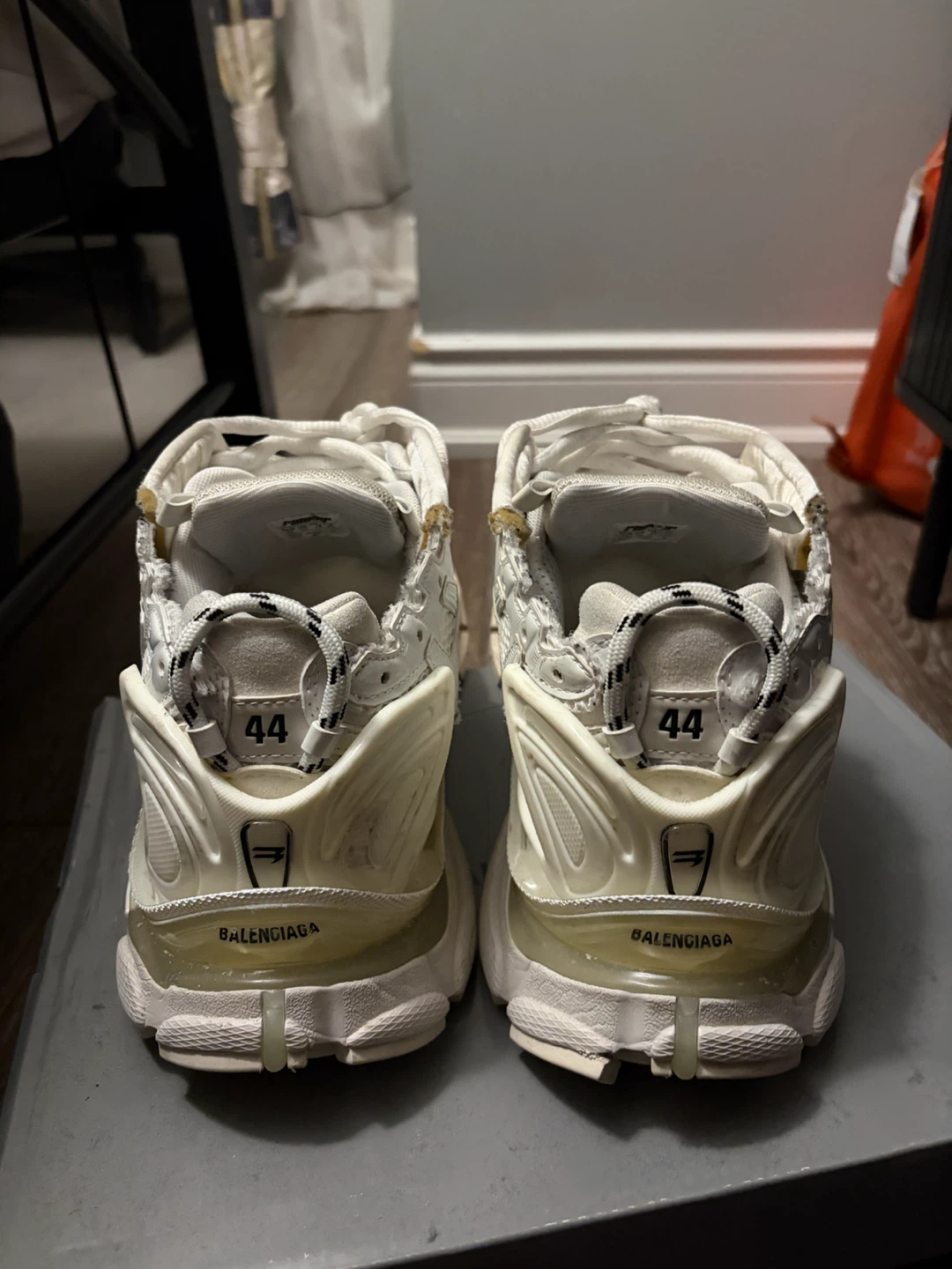 White Balenciaga Runner Sneakers Size 44 - photo 2