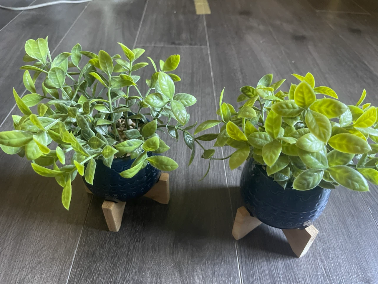 2 artificial potted plants - photo 3